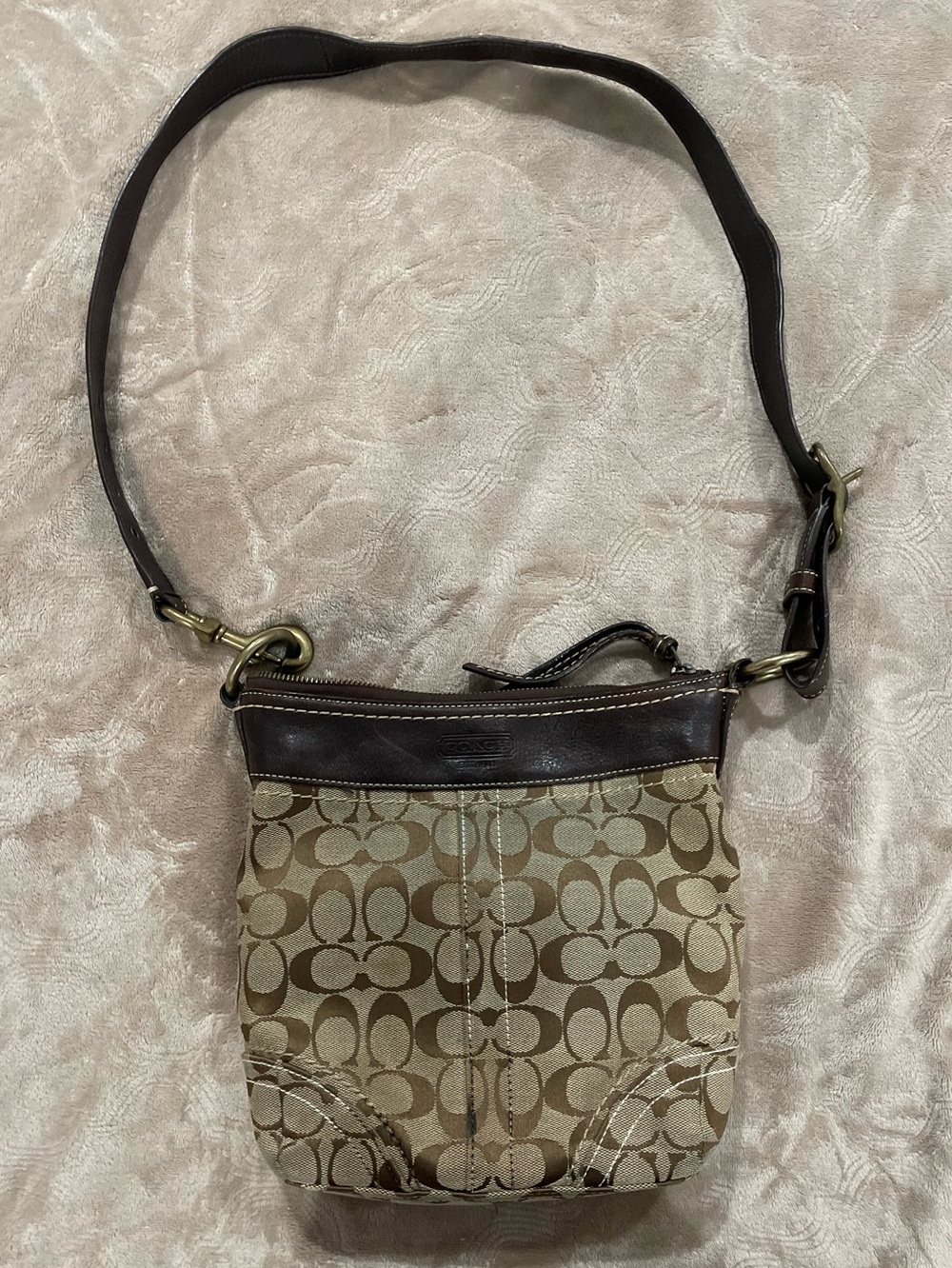 Coach Bag - Picture 3 of 11